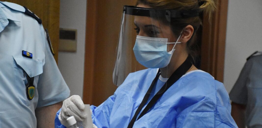 Συναγερμός στην Εύβοια: Επτά δείγματα θετικά από Σέρβους τουρίστες στο Πευκί