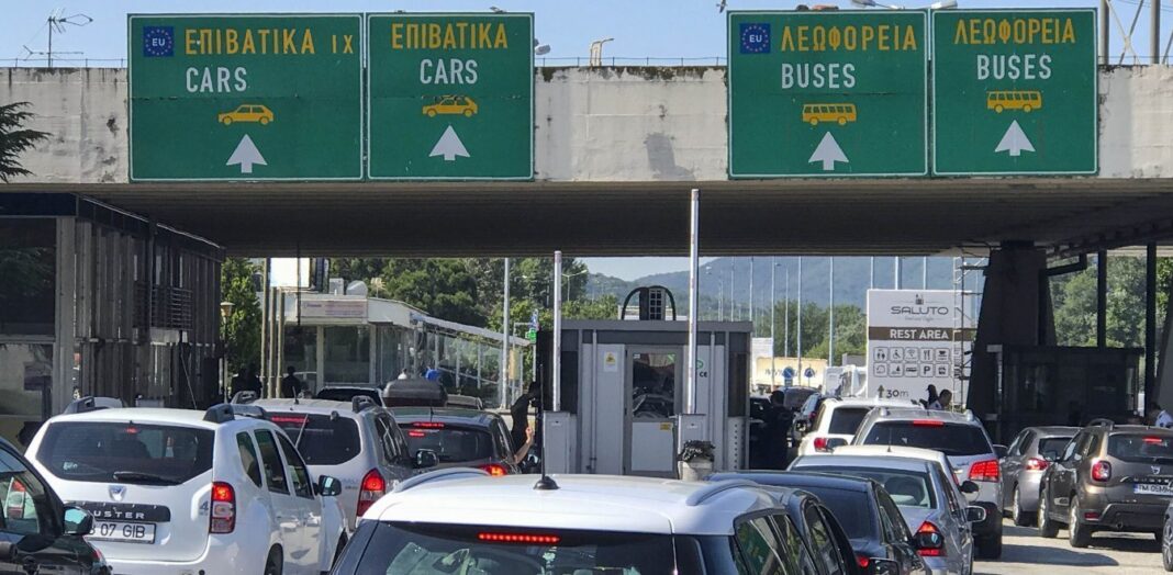 Οργή Σέρβων για το κλείσιμο των συνόρων: Δυσάρεστη και κακή η απόφαση της Ελλάδας