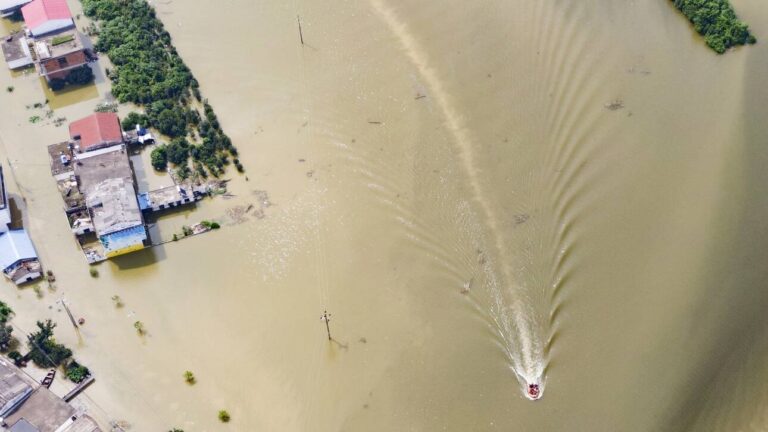 Κίνα: Κόκκινος συναγερμός στη Γουχάν εξαιτίας των πλημμυρών