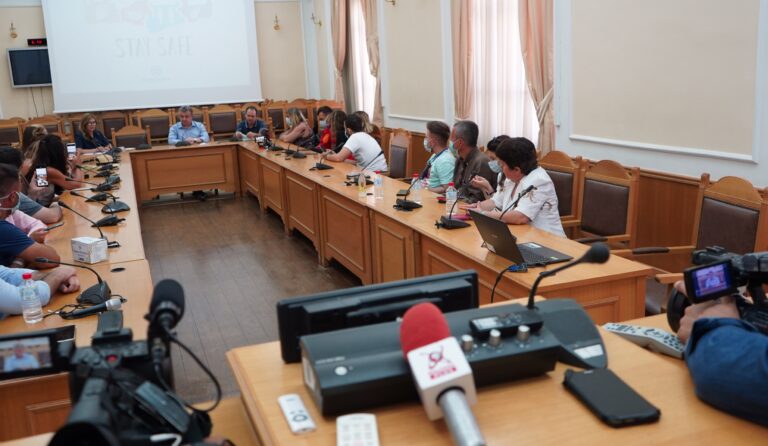 Στ. Αρναουτάκης σε Ρουμάνους δημοσιογράφους: «Είμαστε ένας ασφαλής προορισμός»