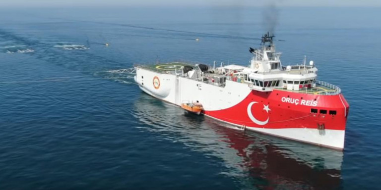 Προκαλεί εκ νέου η Άγκυρα: Η Ελλάδα να αποσύρει τα πλοία γύρω από το Oruc Reis