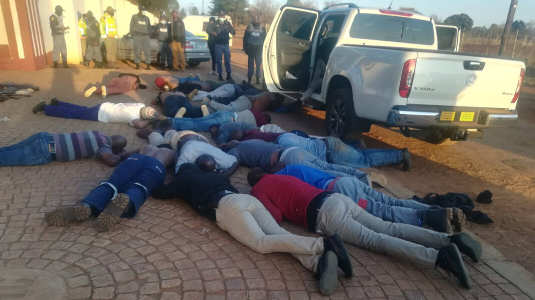 Νότια Αφρική: Πέντε νεκροί σε ομηρία κοντά στο Γιοχάνεσμπουργκ – Δεκάδες συλλήψεις