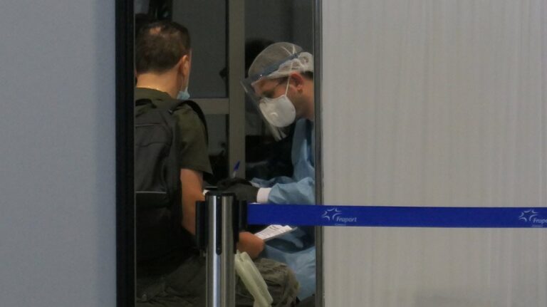 Κορωνοϊός: Ανησυχία για τα αυξανόμενα «ορφανά» κρούσματα σε Αττική και Θεσσαλονίκη