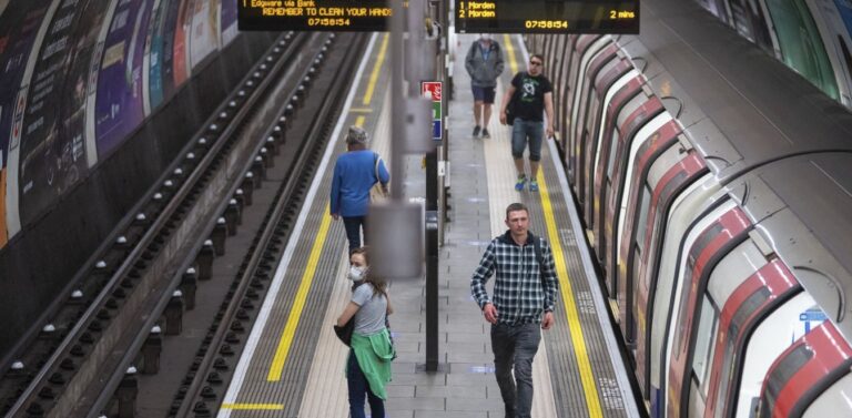 Βρετανία: Τέλος η καθημερινή ανακοίνωση των θυμάτων από κορωνοϊό λόγω… αμφιβολιών