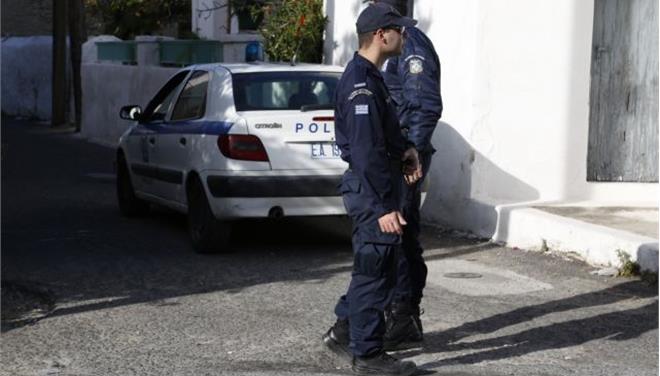 Ηράκλειο: Άλλα στοιχεία έψαχναν, σε …όπλα «έπεσαν» οι αστυνομικοί
