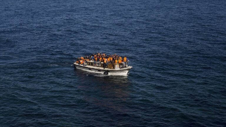 Μυτιλήνη: Έφτασαν δύο βάρκες με 58 πρόσφυγες και μετανάστες