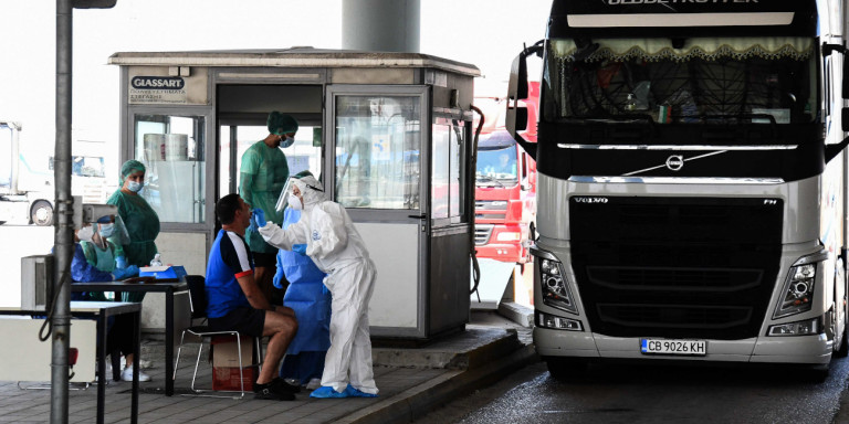 Κορωνοϊός: Πανηγύρια τέλος, νέα μέτρα στα σύνορα -Ανησυχία για τις εστίες στη βόρεια Ελλάδα