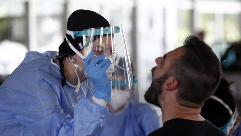 Κορωνοϊός – Εύβοια: Επαναπατρίζονται Σέρβοι τουρίστες θετικοί στον ιό