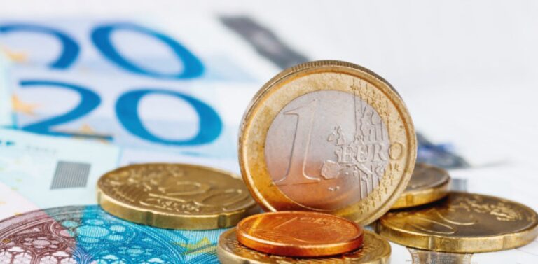 Συμπληρωματικός φόρος έως 15% στις πολυεθνικές επιχειρήσεις και τους μεγάλους ομίλους