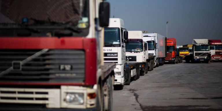 Hράκλειο: Εξετάσεις για την απόκτηση πιστοποιητικών επαγγελματικής κατάρτισης οδηγών οχημάτων μεταφοράς επικινδύνων εμπορευμάτων