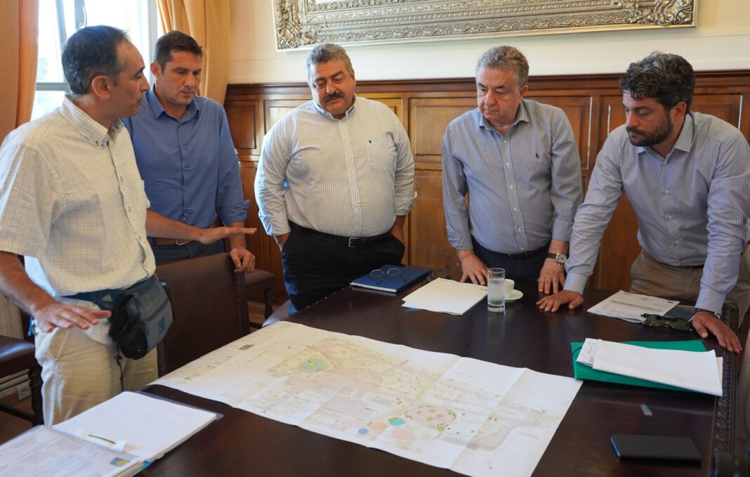 Έπεσαν οι υπογραφές για την ανάπλαση του Δημοτικού Κήπου Χανίων