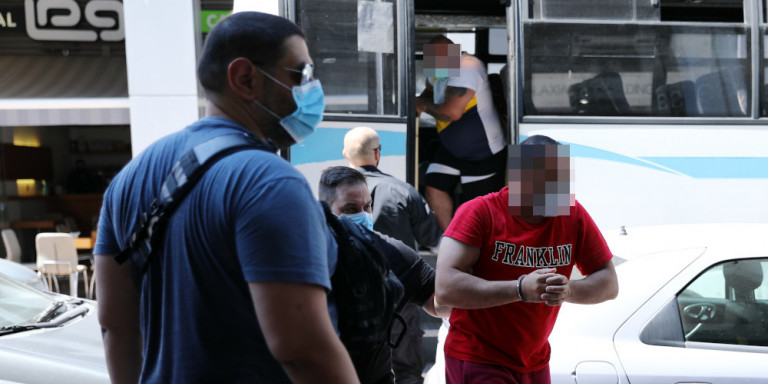 Πώς δρούσε η εγκληματική οργάνωση των εκβιαστών: Εμπρησμοί, εκρήξεις, ξυλοδαρμοί και… κυνομαχίες