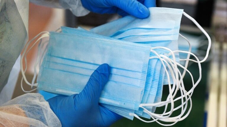 Αποκάλυψη Δερμιτζάκη: Στο Υπουργείο Υγείας φορούσα μάσκα μόνο εγώ και ο Σ. Τσιόδρας