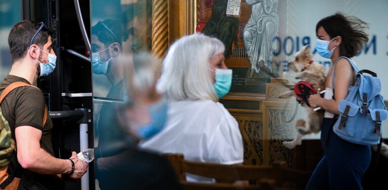 Κορωνοϊός: Πότε η μάσκα θα γίνει υποχρεωτική στους εξωτερικούς χώρους