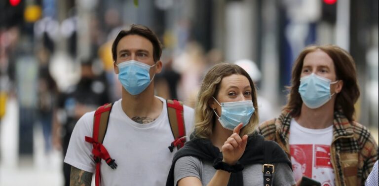 Η Βρετανία προσπαθεί να ξεφορτωθεί Ευρωπαίους πολίτες -Τι τους τάζει
