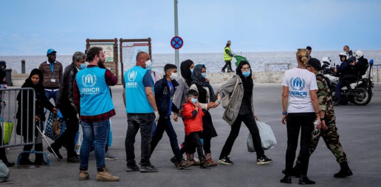 Μεταναστευτικό: 40.000 θέσεις φιλοξενίας στο πρόγραμμα ESTIA, από 25.000 σήμερα