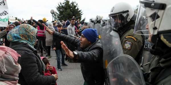 Μόρια: Συμπλοκές με έναν νεκρό για ένα κινητό τηλέφωνο