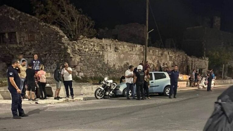 Μυτιλήνη: Αυτοκίνητο έπεσε επάνω σε ομάδα συγκεντρωμένων διαδηλωτών