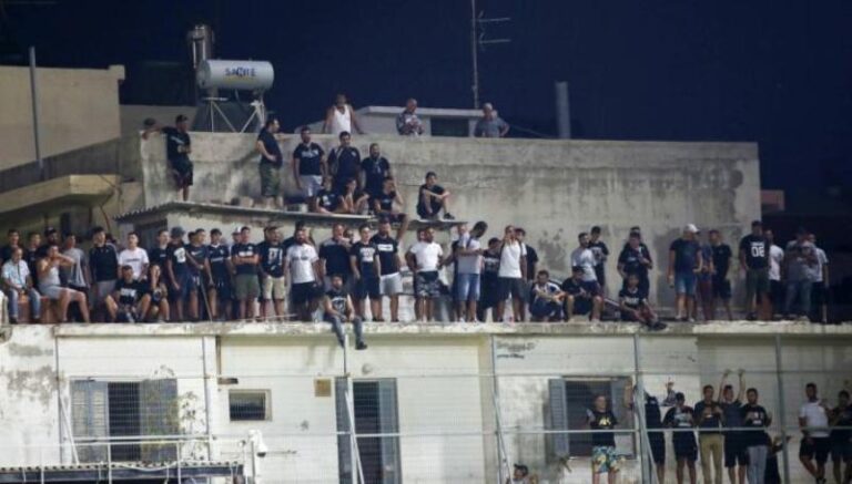 Ο ΟΦΗ και το…πανό απο την ταράτσα!