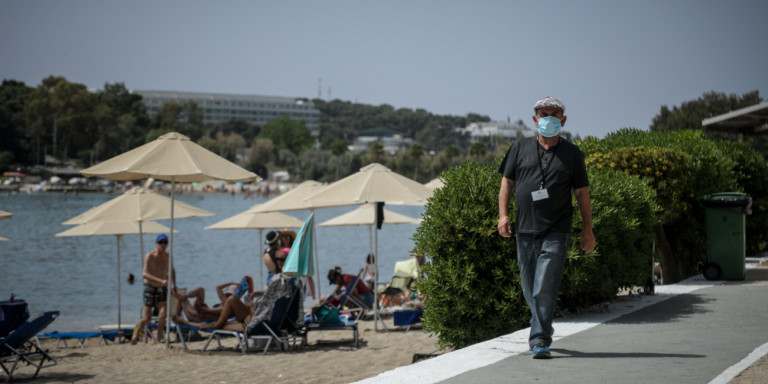 Κορωνοϊός: Τα μέτρα για τις παραλίες -Τι θα ισχύει για ξαπλώστρες, φαγητό, ποτό και μάσκα έως τέλος Ιουλίου