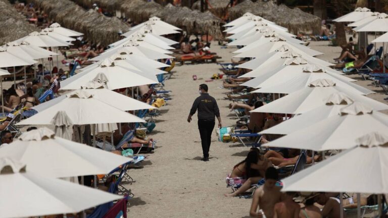 Έρευνα ΣΕΛΠΕ: Διακοπές μόνο ένας στους τρεις λόγω της πανδημίας