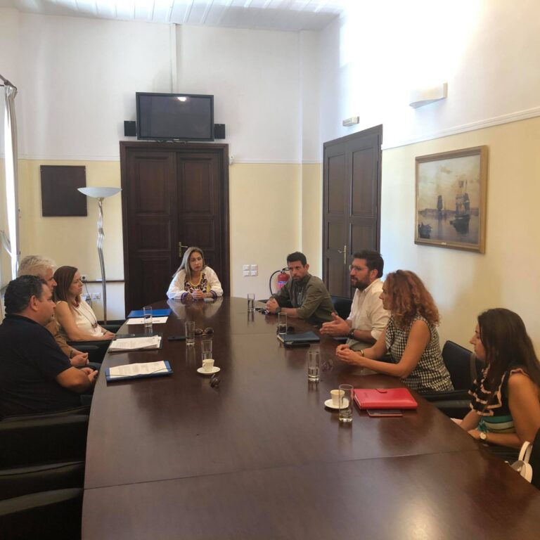 Με την Συντονίστρια της Αποκεντρωμένης Διοίκησης συναντήθηκε ο Μ. Μποκέας