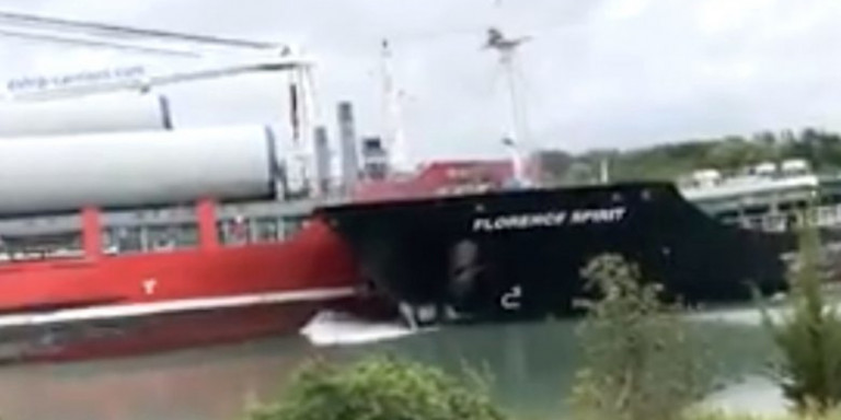 Aσύλληπτη σκηνή on camera: Μετωπική σύγκρουση φορτηγών πλοίων σε κανάλι στον Καναδά