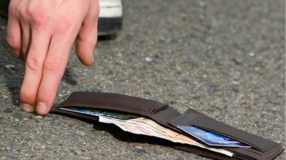 Κρήτη: Οδηγός ταξί βρήκε πορτοφόλι και το παρέδωσε