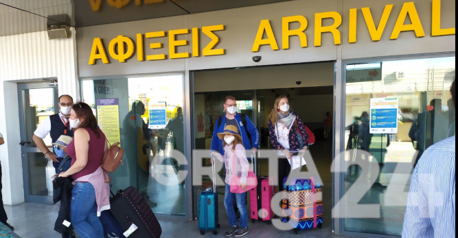 Αναχωρούν οι πρώτοι τουρίστες από το ξενοδοχείο καραντίνας στη Χερσόνησο