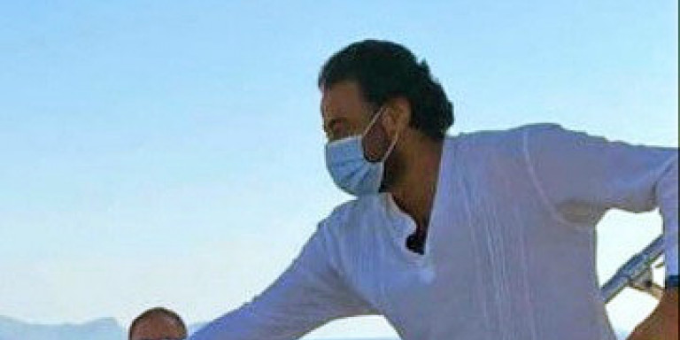 Στην Κρήτη για διακοπές Σαουδάραβας πρίγκιπας – Η άφιξή του στο αεροδρόμιο Ηρακλείου (εικόνες)