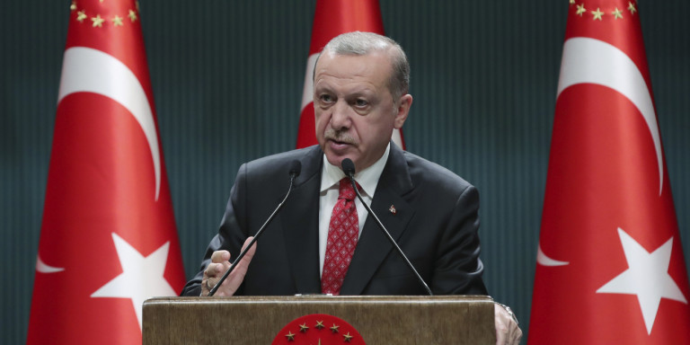Καθηγητής Πολιτικών Επιστημών: Ο Ερντογάν απομακρύνει την Τουρκία από την Ευρώπη