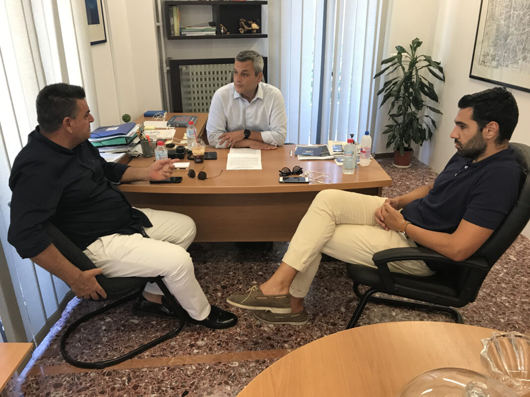 Στο πλευρό των πρατηριούχων ο Χάρης Μαμουλάκης