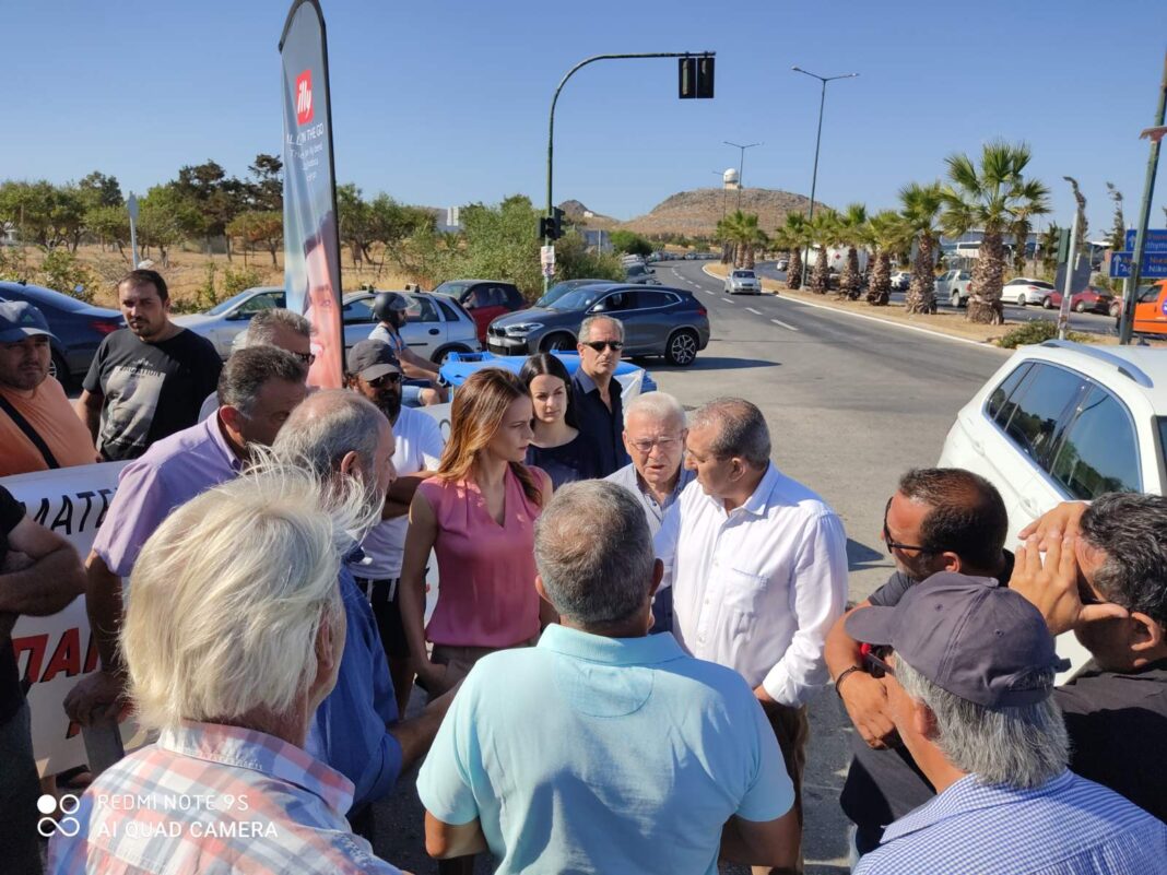 Με την Έφη Αχτσιόγλου συναντήθηκαν οι οδηγοί τουριστικών λεωφορείων