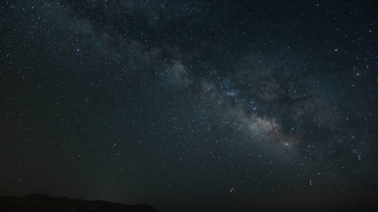 Περσείδες: Διήμερο θεαματικής «βροχής αστεριών» στον νυχτερινό ουρανό