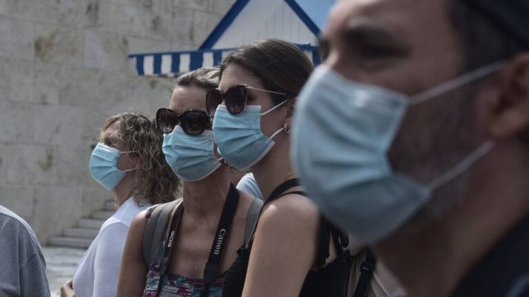 Κορωνοϊός: Νέα μελέτη – Γιατί οι άνδρες νοσούν πιο βαριά από τις γυναίκες