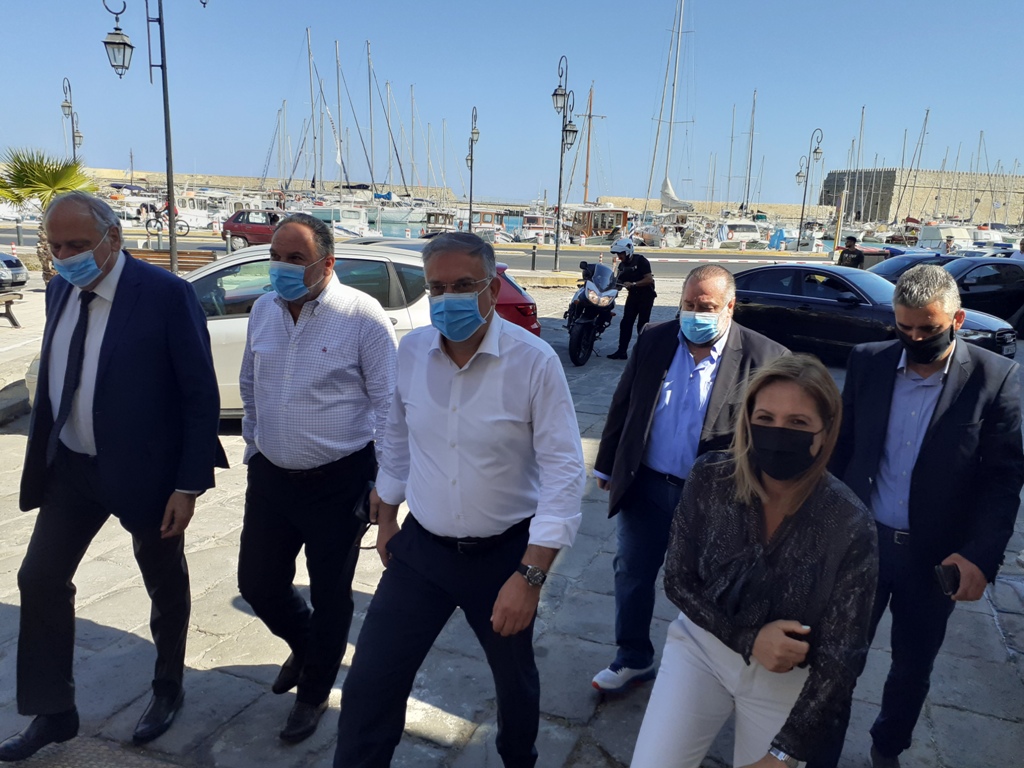 Με τη Συντονίστρια Αποκεντρωμένης Διοίκησης Κρήτης συναντήθηκε ο Υπουργός Εσωτερικών