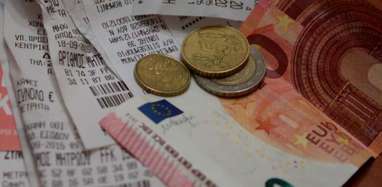 Φορολογικές υποχρεώσεις 2020: Τι ισχύει για τις ηλεκτρονικές αποδείξεις – Ποιοι έχουν έκπτωση