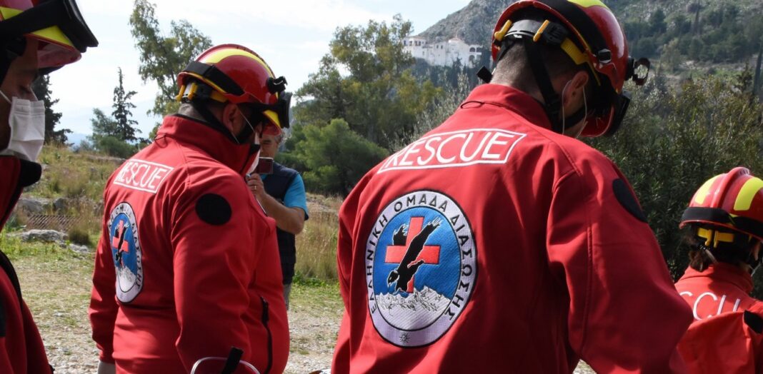 diaswstes (3) Εύβοια: Τεράστια επιχείρηση για απεγκλωβισμούς με βάρκες κι ελικόπτερο