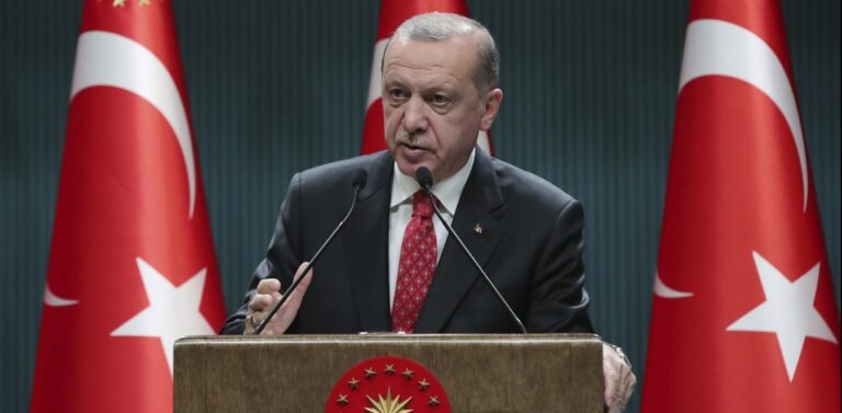 Ερντογάν: Δεν θα επιτρέψουμε πειρατείες σε Αιγαίο και Μεσόγειο
