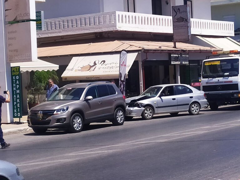 Κρήτη: Μποτιλιάρισμα μετά την … καραμπόλα (εικόνες)