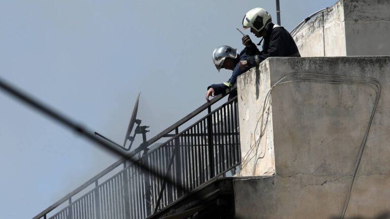 Δύο νεκροί από φωτιά σε διαμέρισμα