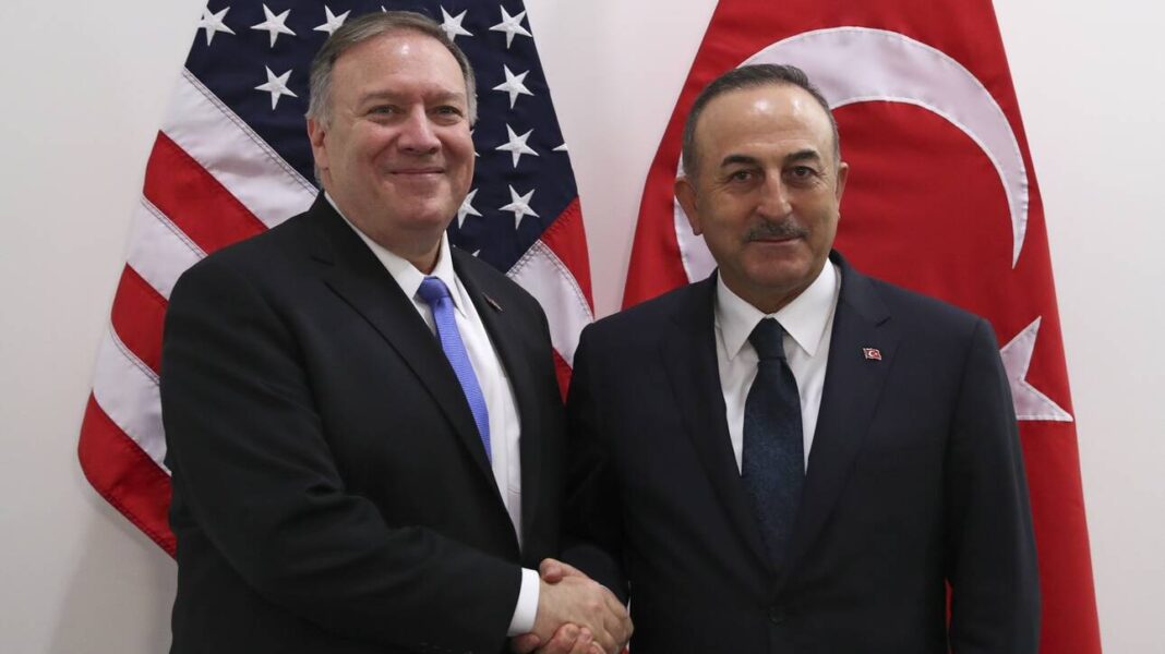 Για μαύρη προπαγάνδα κατηγορεί την Ελλάδα ο Τσαβούσογλου