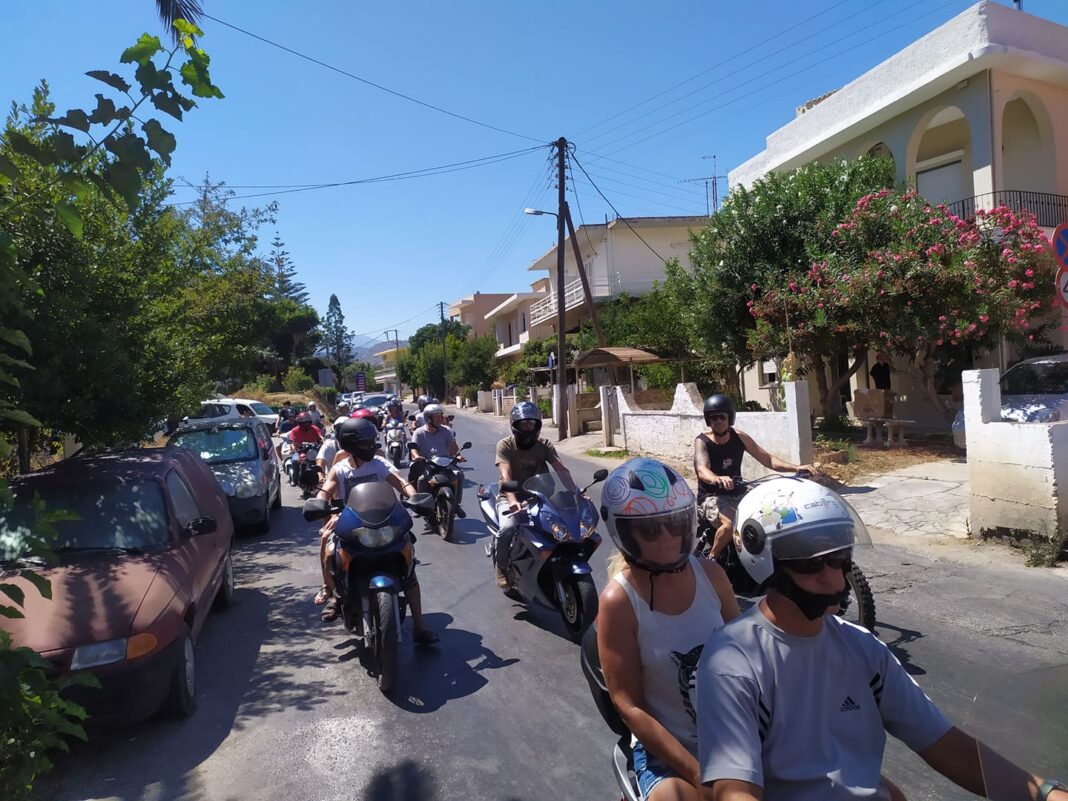 Κρήτη: Βγήκαν στους δρόμους για τα περιοριστικά μέτρα για τον κορωνοϊό (εικόνες-βίντεο)