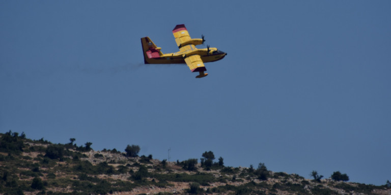 Μάνη: Αναζωπυρώθηκε η φωτιά