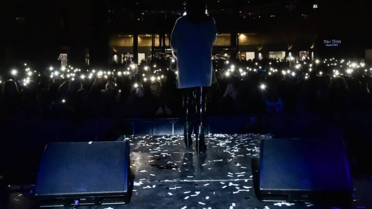 Κορωνοϊός: Αναστέλλονται δημόσιες εκδηλώσεις, συναυλίες και παραστάσεις σε όλη τη χώρα