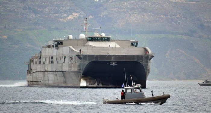 Στη Σούδα και εντυπωσιακό high speed καταμαράν του ναυτικού των ΗΠΑ