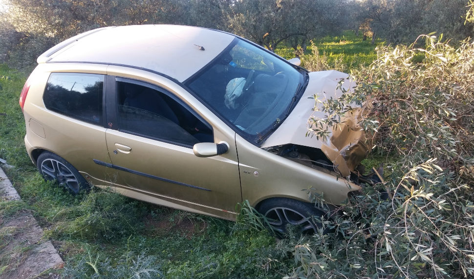 Κρήτη: Από το δρόμο στο …λιόφυτο το αυτοκίνητο – «Άγιο» είχε ο 28χρονος οδηγός