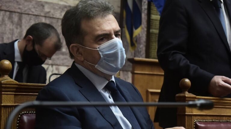 Χρυσοχοΐδης: Ενδεχόμενο για απαγόρευση κυκλοφορίας από 6μμ