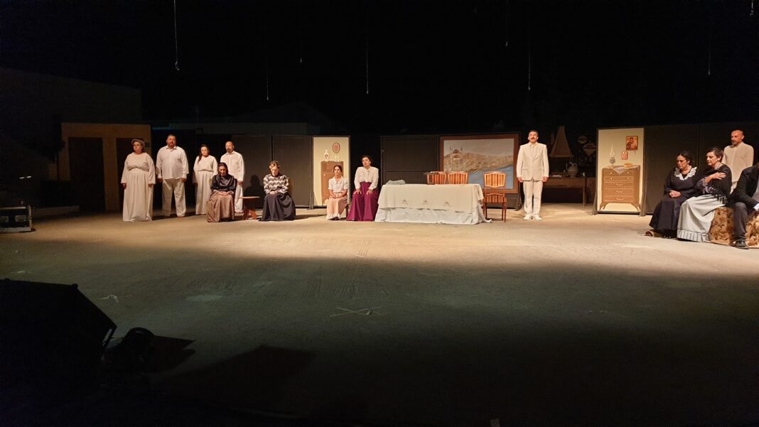 Η Δημοτική Θεατρική Ομάδα του Δήμου Μινώα παρουσιάζει το έργο «Λωξάντρα»