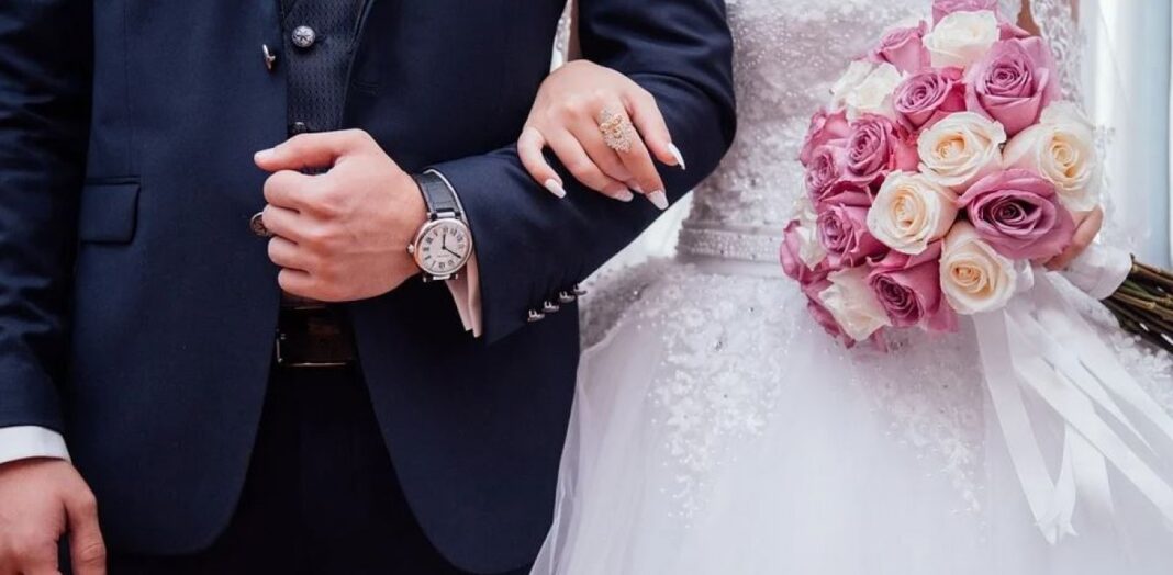 Κορωνοϊός: 21 άτομα θετικά από τον γάμο – Ανάμεσά τους ο γαμπρός και η νύφη